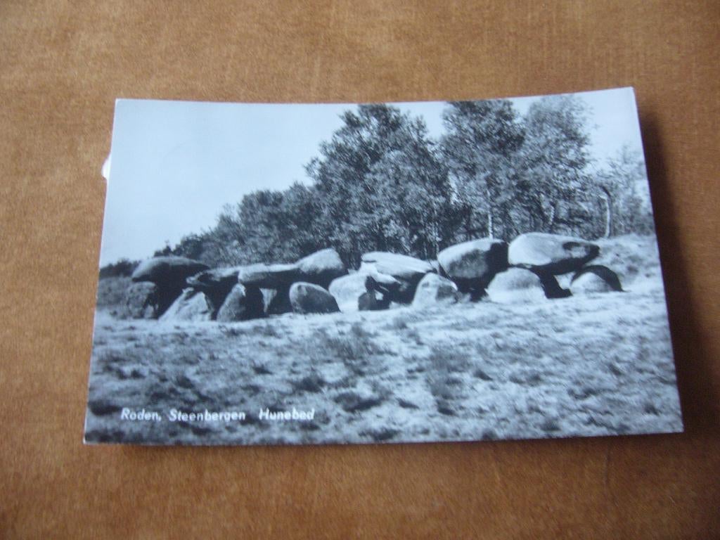 RODEN  =  STEENBERGEN HUNEBED, Verzamelen, Ansichtkaarten | Nederland, Ophalen of Verzenden, 1960 tot 1980, Gelopen