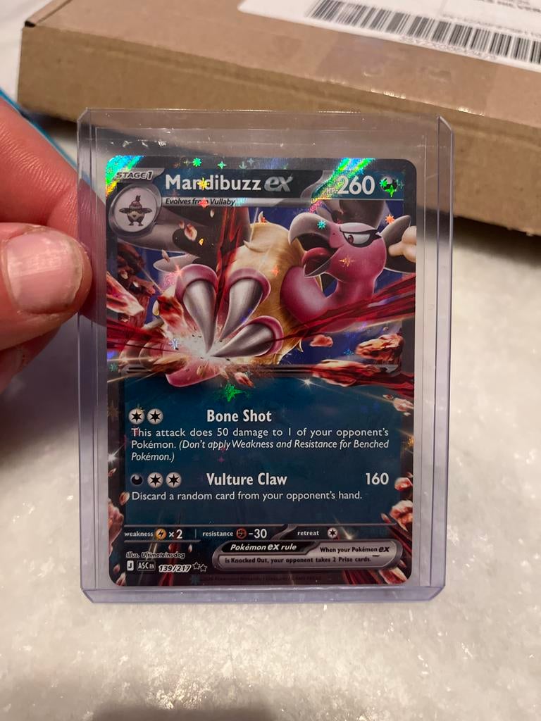 Mandibuzz ex 130/217 - ascended heroes, Ophalen of Verzenden, Zo goed als nieuw, Losse kaart, Foil