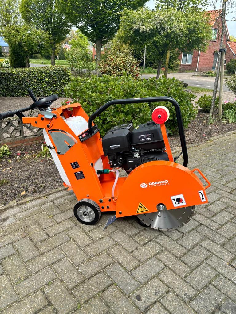 Daewoo Vloerfrees vloerzaag asfaltzaag betonzaag, Doe-het-zelf en Verbouw, Gereedschap | Zaagmachines, 70 mm of meer, Overige typen