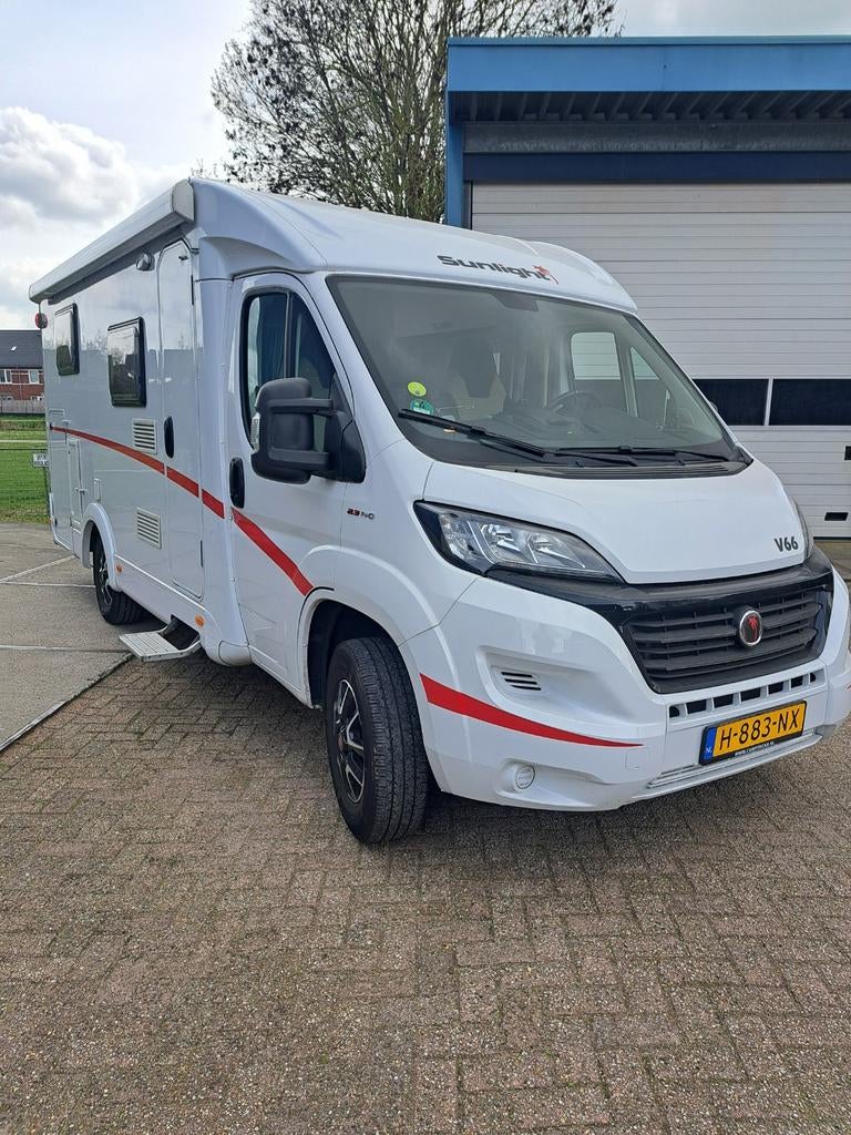 Sunlight V66 Compact Enkele bedden, Caravans en Kamperen, Campers, Achteruitrijcamera, Sunlight, Ringverwarming, Buitenlamp