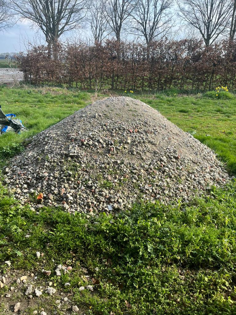 GRATIS Menggranulat - Gebroken puin, Ophalen, Zo goed als nieuw