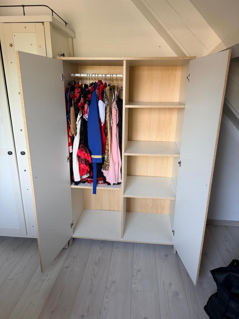 Kast kinderkamer wit met blank eiken, Ophalen, Gebruikt, Kast, 50 tot 70 cm