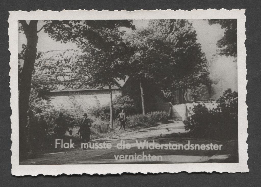 WOII foto : FLAK musste die Widerstandsnester vernichten., Verzenden, Landmacht, Duitsland, Foto of Poster