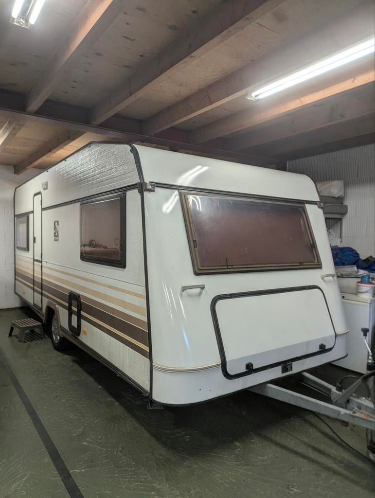 Knaus Azur 550 - Ruime caravan uit 1989, Rondzit, Omvormbare zithoek, Bedrijf, Ringverwarming