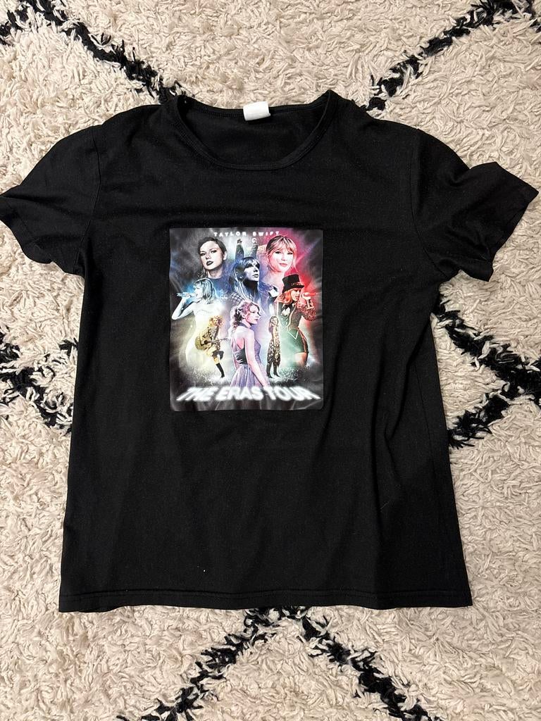 Taylor Swift Eras Tour T-shirt maat L, Zwart, Maat 42/44 (L), Ophalen of Verzenden, Korte mouw