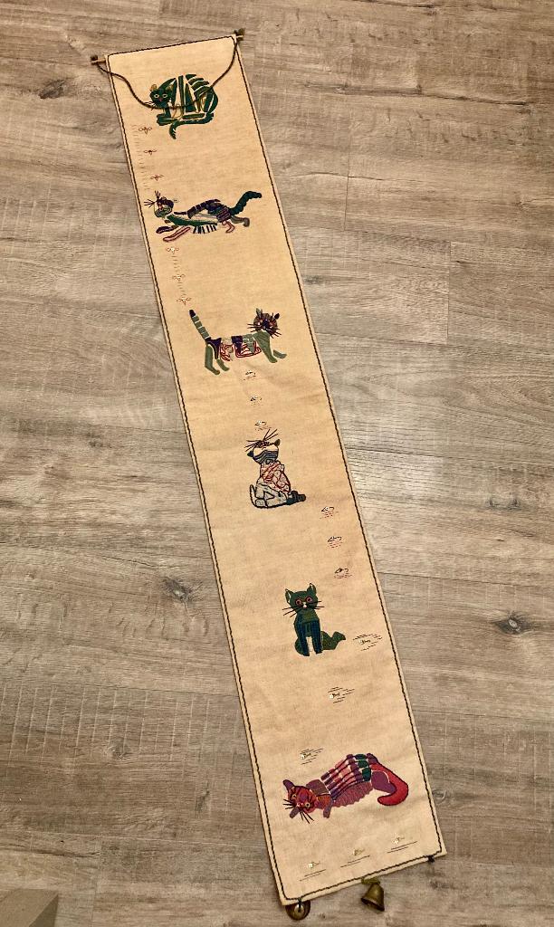 Vintage retro stoffen geborduurde unieke katten groeimeter, Ophalen of Verzenden, Huis en Inrichting