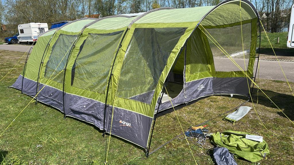 Vango Langley 400XL tent, Ophalen, Zo goed als nieuw, Tot en met 4