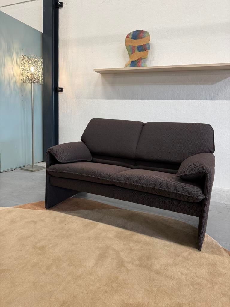 Nieuw Leolux Bora Beta Bank 2 zits Tiempo Bruin stof 147, Leolux, 75 tot 100 cm, Ophalen of Verzenden, Rechte bank