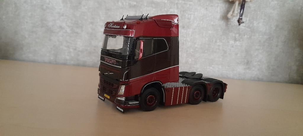 volvo fh4 globetrotter 6x2 losse trekkers 3 stuks, Hobby en Vrije tijd, Modelauto's | 1:50, Ophalen of Verzenden, Nieuw, Bus of Vrachtwagen