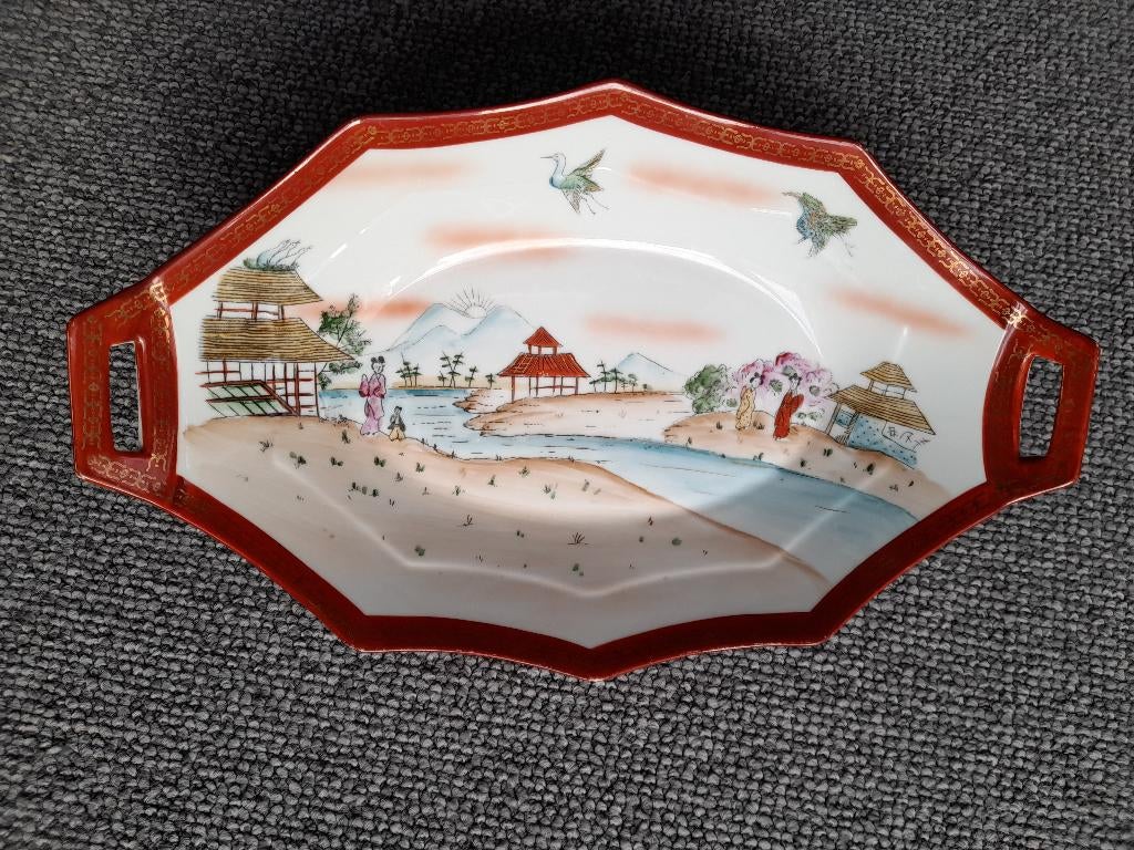 schaal japans motief, Porselein of Keramiek, Schaal, Ophalen of Verzenden, Zo goed als nieuw