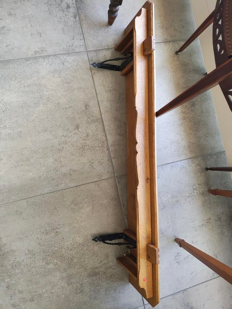 Klassieke eikenhouten wandplank met smeedijzeren steunen, Ophalen