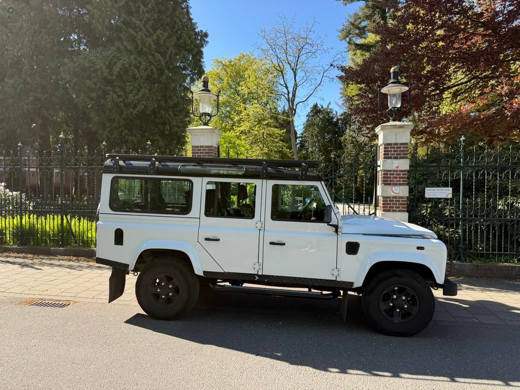 Landrover Defender 110 - Nieuwe motor - 7-persoons, Auto's, Land Rover, Stof, Zwart, Wit, Defender