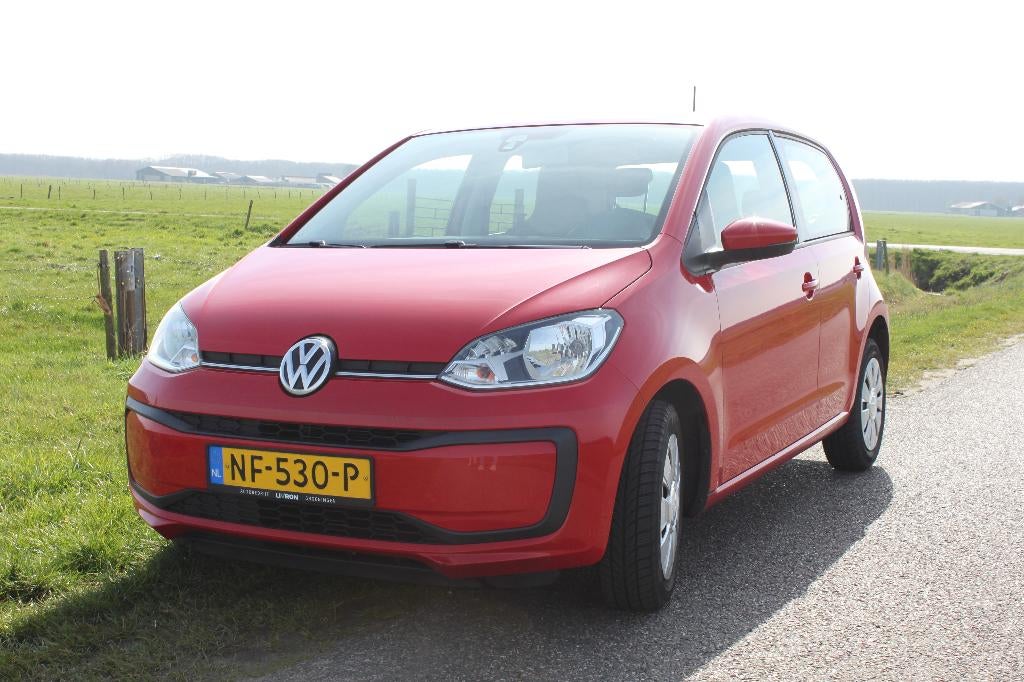 Volkswagen up! 1.0 60PK 5D BMT 2017 Rood, Auto's, Volkswagen, Voorwielaandrijving, Stof, 4 stoelen, Origineel Nederlands