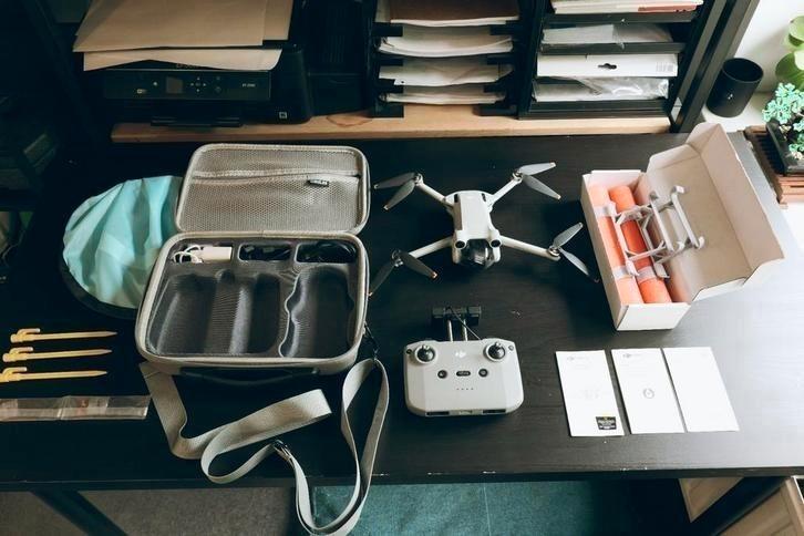 DJI Mini 3 Pro + Volledig vliegpakket, Audio, Tv en Foto, Drones, Zo goed als nieuw, Ophalen of Verzenden
