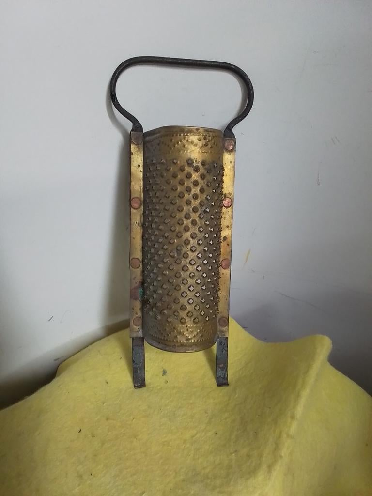 3843) mooie grote antieke  rasp, Antiek en Kunst, Antiek | Keukenbenodigdheden, Ophalen of Verzenden