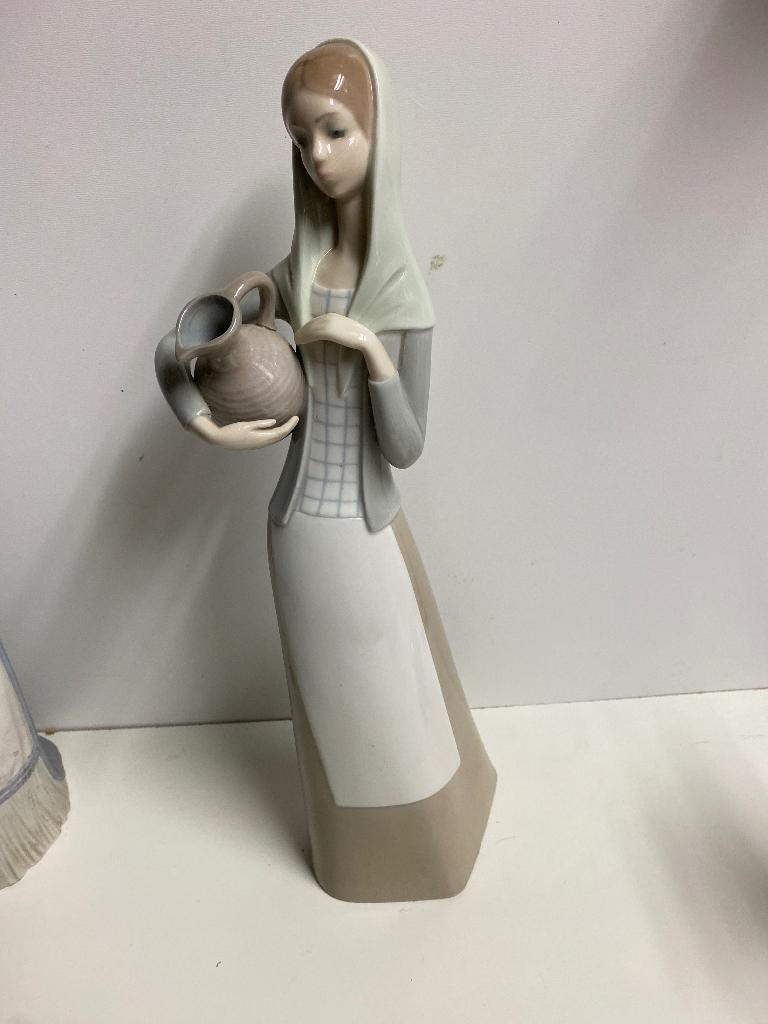 Porselijne beeld van Zaphir, Verzamelen, Beelden en Beeldjes, Ophalen of Verzenden, Zo goed als nieuw, Mens