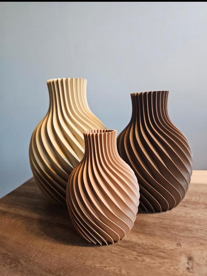 Spiraal vazen set van 3 beige, bruin, terracotta 3D vaas, Huis en Inrichting, Woonaccessoires | Vazen, Nieuw, Overige kleuren