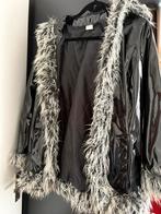 Lak jasje met nep bontkraag, Kleding | Dames, Ophalen, Zo goed als nieuw, Maat 36 (S), Zwart