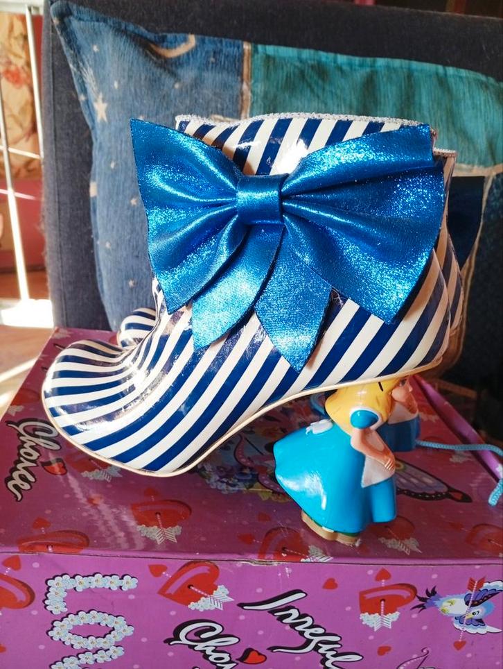 Irregular Choice Alice Laarsjes - Maat 43, Kleding | Dames, Schoenen, Zo goed als nieuw, Lage of Enkellaarzen, Blauw, Ophalen of Verzenden