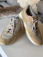 YAYA- sneakers, suede, zandkleurig, mt 40, Kleding | Dames, Schoenen, Beige, Ophalen of Verzenden, Sneakers of Gympen, Yaya