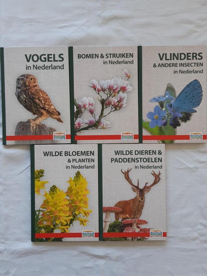 Postcodeloterij (5x) Vogels bomen&struiken vlinders bloemen, Boeken, Natuur, Zo goed als nieuw, Natuur algemeen, Ophalen of Verzenden