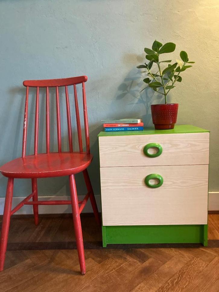 Vintage nachtkastje - jaren 70, Huis en Inrichting, Slaapkamer | Nachtkastjes, Gebruikt, 55 tot 70 cm, 45 tot 65 cm, Hout, Ophalen