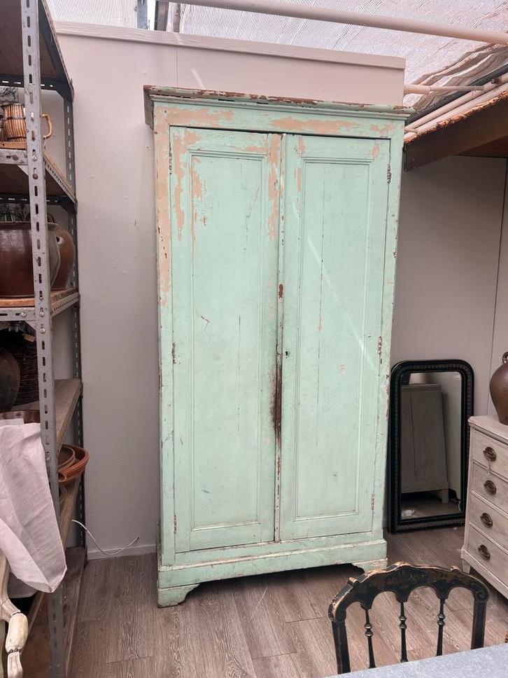 Mintgroene Franse Buffetkast met Patina sale 595,-, Antiek en Kunst, Antiek | Meubels | Kasten, Ophalen