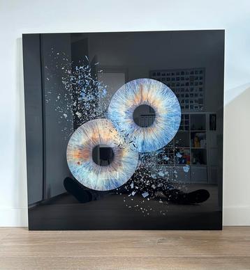 Lijst met botsende ogen. Heel mooi! beschikbaar voor biedingen