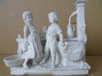 Antiek porseleinen jardinière beeld biscuit porselein 15cm, Ophalen of Verzenden, Zo goed als nieuw, Mens