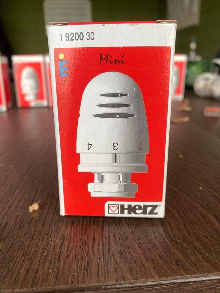 7x Nieuwe Herz Thermostaatkoppen - 1 9200 30, Doe-het-zelf en Verbouw, Thermostaten, Nieuw, Ophalen of Verzenden