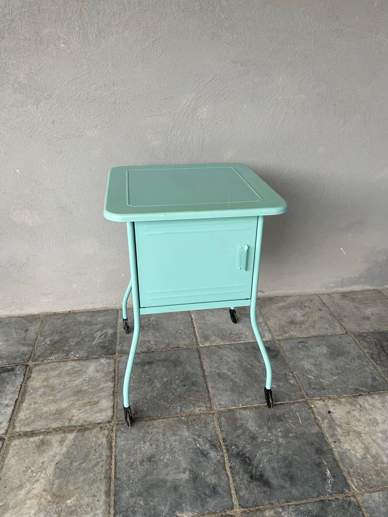 Mintgroen Ikea Nachtkastje - 46x46x68cm, Huis en Inrichting, Slaapkamer | Nachtkastjes, Ophalen, Gebruikt, Metaal of Aluminium