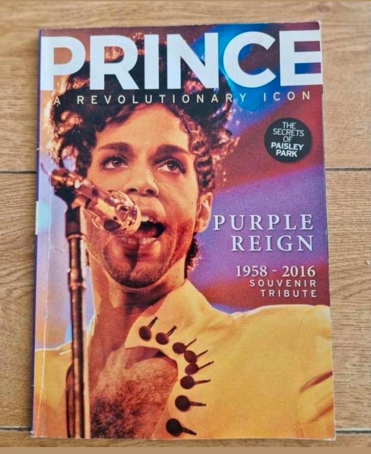 Prince A Revolutionary Icon, Boeken, Tijdschriften en Kranten, Zo goed als nieuw, Muziek, Film of Tv, Ophalen of Verzenden