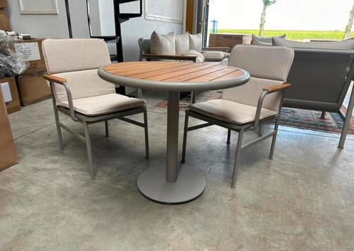 Mooie Nieuwe rond zit met 2 stoelen MOET WEG, Tuin en Terras, Tuinsets en Loungesets, Zo goed als nieuw, Aluminium, Verzenden