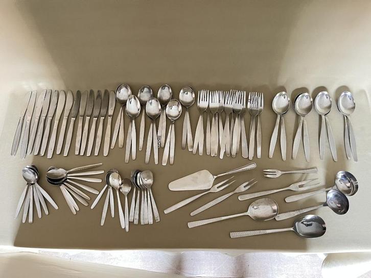 bestek divers partij   net op kamers ?  feestje ?, Huis en Inrichting, Keuken | Bestek, Gebruikt, Los bestek, Rvs of Chroom, Ophalen of Verzenden