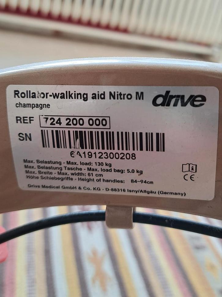 Te H'sum: rollator Nitro M Drive, champagne kleur, Diversen, Rollators, Zo goed als nieuw, Lichtgewicht, Ophalen