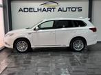 Mitsubishi Outlander 2.4 PHEV Pure+ 4WD Automaat / Panorama, Auto's, Mitsubishi, Automaat, Zwart, 4 cilinders, 1865 kg