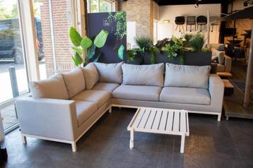 Flow square lead chine + tafel showroom model beschikbaar voor biedingen