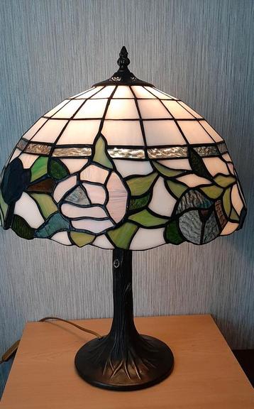 Tiffanylamp glas in lood - sfeervol en decoratief beschikbaar voor biedingen