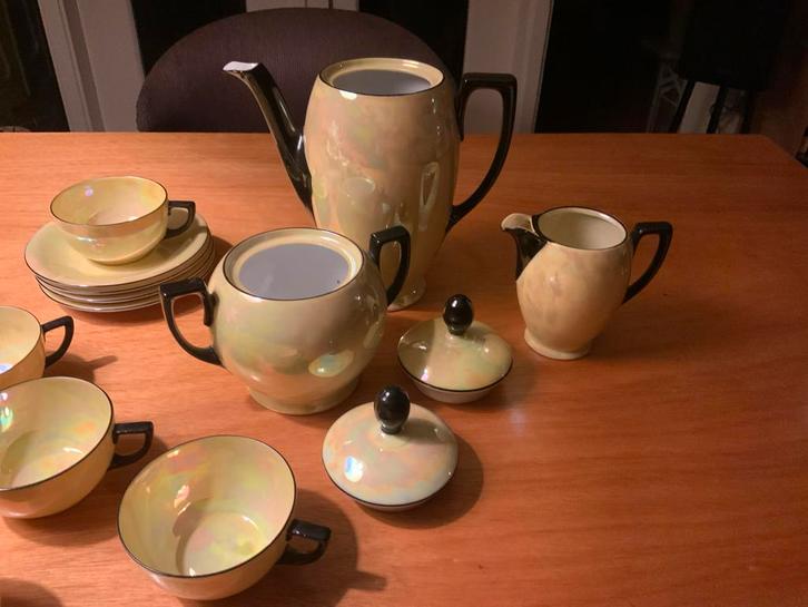 Geel Parelmoer Thee Servies - Compleet, Antiek en Kunst, Antiek | Servies compleet, Ophalen of Verzenden