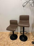 2 Barkrukken - Stijlvol en Comfortabel!, Huis en Inrichting, Barkrukken, Kunststof, Gebruikt, In hoogte verstelbaar, 60 tot 90 cm