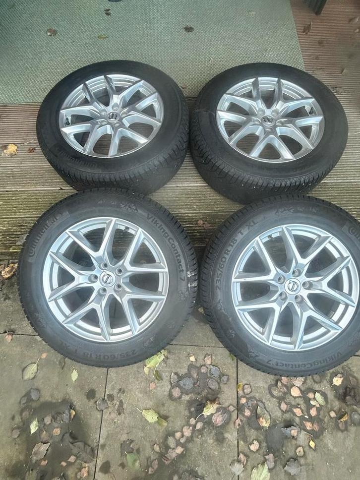 Volvo Velgen 18 inch Continental Viking Contact 7, Auto-onderdelen, Banden en Velgen, Banden en Velgen, Winterbanden, 18 inch