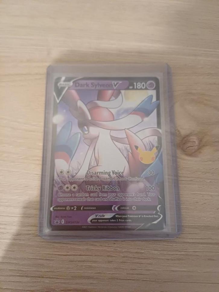 Dark Sylveon V SWSH134 Promo - Perfecte Staat!, Hobby en Vrije tijd, Verzamelkaartspellen | Overige, Zo goed als nieuw, Losse kaart