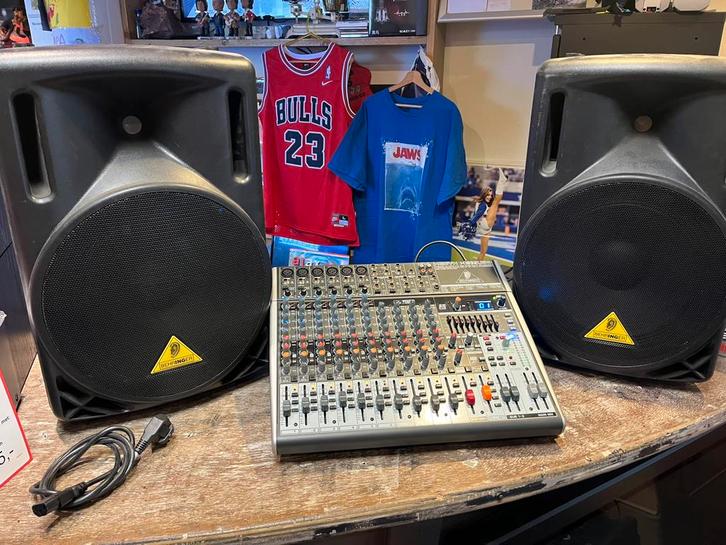 BEHRINGER X1832 met 2xB212D EUROLIVE PA set 550W, Muziek en Instrumenten, Versterkers | Keyboard, Monitor en PA, Zo goed als nieuw