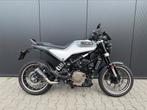 Husqvarna Vitpilen 401 2022 ABS A2/35 kw - LeoVince - Nieuw, ABS, Bedrijf, 373 cc, Minimaal motorrijbewijs A2
