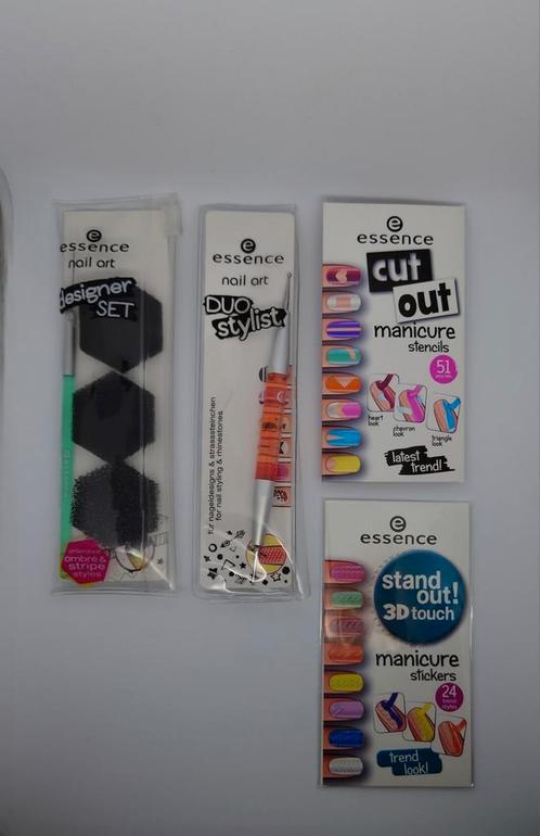 Essence nail art en manicure stencils en stickers NIEUW, Sieraden, Tassen en Uiterlijk, Uiterlijk | Cosmetica en Make-up, Nieuw