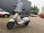 Vespa primavera touring parelmoer met zwarte accenten, Fietsen en Brommers, Scooters | Vespa, Ophalen, Gebruikt