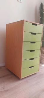 Ladekast met groen lades (bureau/nachtkastje), Huis en Inrichting, Kasten | Ladekasten, Ophalen, Minder dan 50 cm, Gebruikt, 5 laden of meer