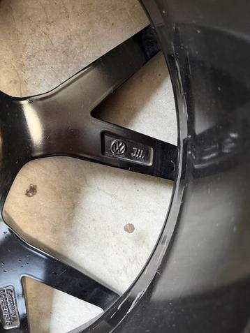 Originele Estoril Velg VW Golf 8 R beschikbaar voor biedingen