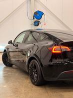 Tesla Model Y 2024 Zwart, BTW auto, 41000km onderhoud ge, Auto's, Tesla, Automaat, Achterwielaandrijving, 375 min, Origineel Nederlands