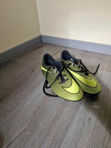 Nike voetbalschoenen maat 38,5 beschikbaar voor biedingen